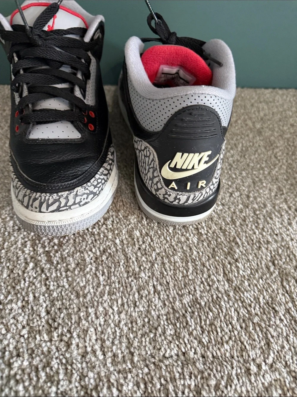 Air Jordan 3 Retro Cement Sneakers Boys Sz. 6